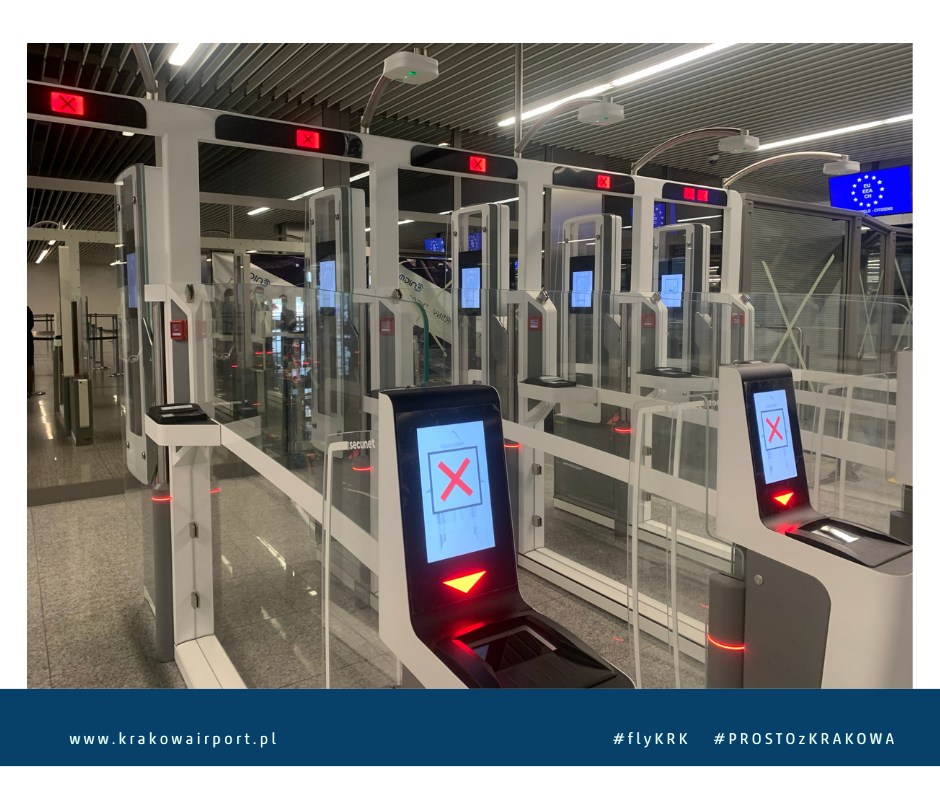 KrakowAirport's tweet photo. Podróżujesz poza strefę Schengen? Przypominamy w #KrakowAirport✈💙 dostępny jest system bramek ABC (Automated Border Control).
Więcej👇
https://t.co/8uX2CHv44s
#PROSTOzKRAKOWA | #flyKRK | #AutomatedBorderControl https://t.co/CdjA77EvX5