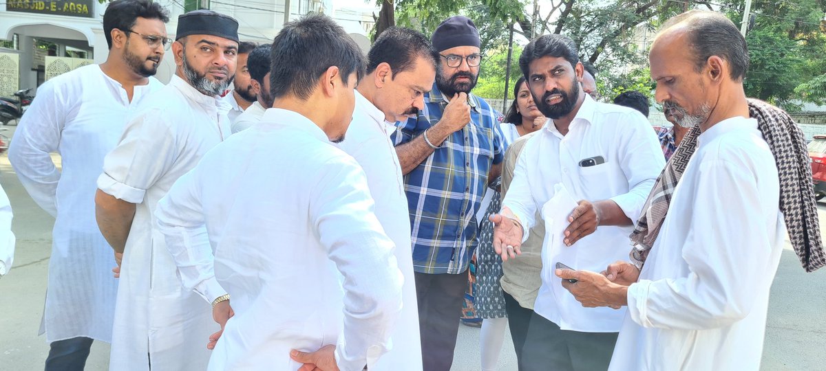 MohdRashedFaraz's tweet photo. On The Instructions of @aimim_national President Barrister @asadowaisi Sahab & @akbarowaisii Sahab.

GHMC Standing Committee Member & #AIMIM Shaikpet Corporator 𝐌𝐨𝐡𝐚𝐦𝐦𝐞𝐝 𝐑𝐚𝐬𝐡𝐞𝐝 𝐅𝐚𝐫𝐚𝐳𝐮𝐝𝐝𝐢𝐧 Along With GHMC officials Started New #VDCC Road At Samatha Colony, Shaikpet Division, Jubilee Hills Constituency. The Estimate Cost of Project ₹2.80 lakhs. Along With Mujeeb Bh, Sajid Bh & Other's Residents of Colony.

#AIMIM #Shaikpet #SamathaColony #JubileeHillsConstituency #vdccroad #Development #Works