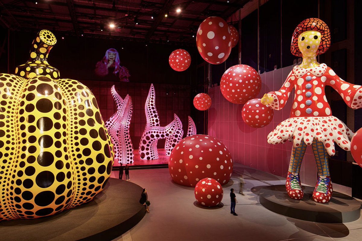 Manchester’s newest and largest arts space provides ample room for Yayoi Kusama’s large-scale inflatables, but it’s not all about size, writes Robert Barry apollo-magazine.com/aviva-studios-…
