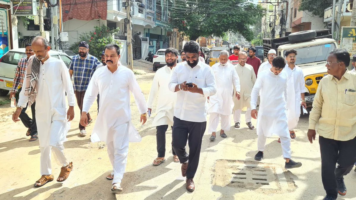 MohdRashedFaraz's tweet photo. On The Instructions of @aimim_national President Barrister @asadowaisi Sahab & @akbarowaisii Sahab.

GHMC Standing Committee Member & #AIMIM Shaikpet Corporator 𝐌𝐨𝐡𝐚𝐦𝐦𝐞𝐝 𝐑𝐚𝐬𝐡𝐞𝐝 𝐅𝐚𝐫𝐚𝐳𝐮𝐝𝐝𝐢𝐧 Along With GHMC officials Started New #VDCC Road At Samatha Colony, Shaikpet Division, Jubilee Hills Constituency. The Estimate Cost of Project ₹2.80 lakhs. Along With Mujeeb Bh, Sajid Bh & Other's Residents of Colony.

#AIMIM #Shaikpet #SamathaColony #JubileeHillsConstituency #vdccroad #Development #Works
