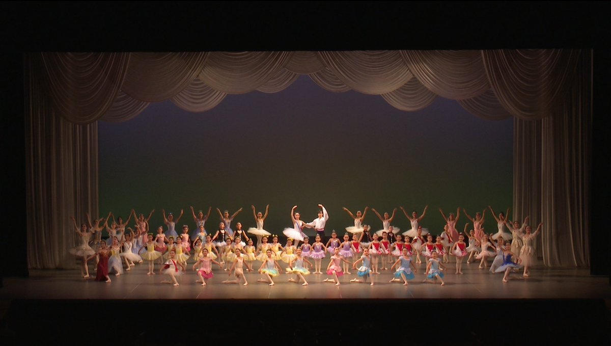 ARUDE_inc's tweet photo. 【Works】
NISHINA BALLET SCHOOL 9th CONCERT
2023.4.2
◆Director 平畑俊樹
◆Camera 佐藤直樹
◆Editor 中川瑛作
#アルデ #ARUDE #ダンス映像 #映像制作 #映像 #動画 #企画 #演出 #撮影 #収録 #編集 #MV #PV #cm #YouTube #イベント演出 #ステージ演出 #映像収録 #オンライン配信 #動画編集 https://t.co/s1IWgpgtQB