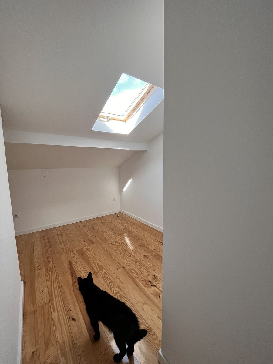 motiondebs's tweet photo. Soon to be my home studio! Exciting to start decorating and making into a creative space https://t.co/h4UgLioIDS