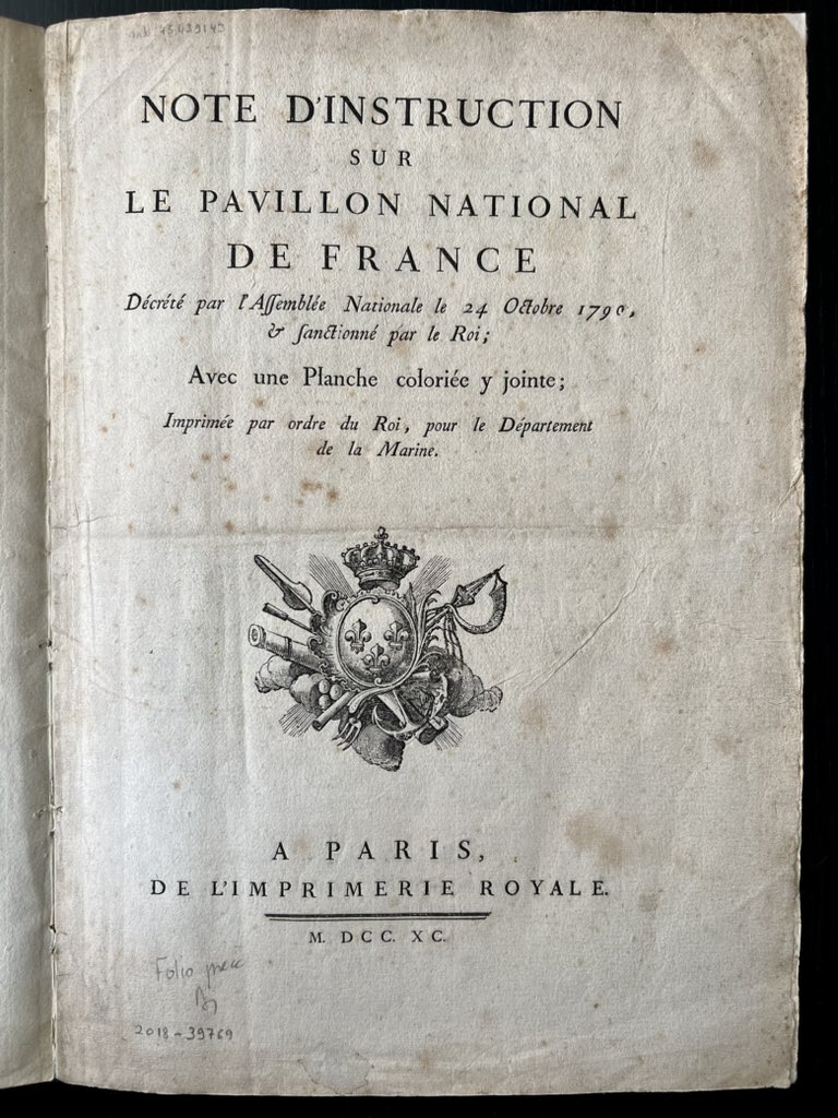 fred_manfrin's tweet photo. En 2018 il y a 5 ans, c’était mon tout 1er tweet collections de @laBnF : nous venions d’acheter ce monument historique  :  la 1ère mention du drapeau tricolore,  décret du 24 octobre 1790. jusqu’à l’intervention du peintre David en 1794, le pavillon est rouge, blanc, bleu !  ⤵️ https://t.co/BmhOshjkgG