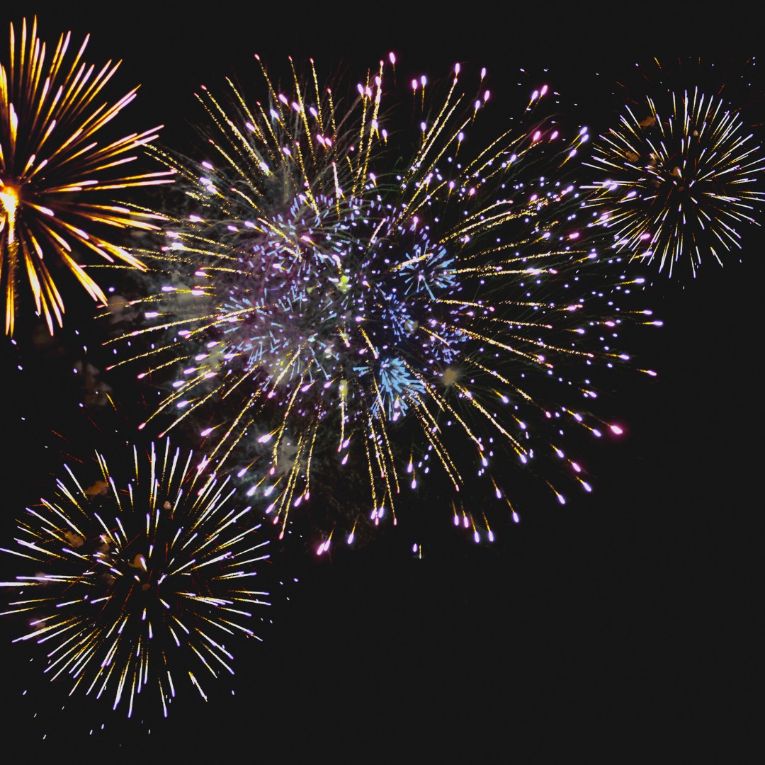 Cédric VAN VOOREN, Président de @valor3e_dechets , les élus et le personnel de Valor3e vous souhaite un excellent 14 juillet ! 🎆✨
#14juillet #fetenationale #vivelafrance #feudartifice #bleublancrouge #fete #journeespeciale #jourférié #france