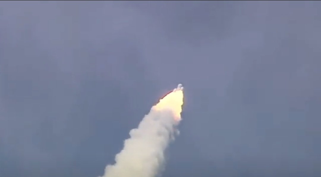 CaptainVyomm's tweet photo. 🇮🇳जा #Chandrayaan3 जा, चांद से कहना...
.
.
.
.
.
.
.
.
.
लो, हम* फिर तुमसे मिलने आ गए... आखिर तुमसे इक रिश्ता जो है।
#ThankYou so much to all the scientists &amp; other brilliant brains of the proud @isro
Bravo✌️
(*धरती) https://t.co/g4DOljlwib