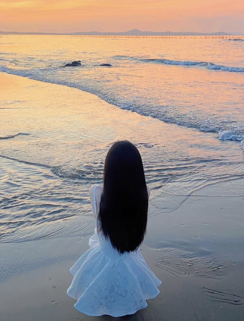min35261's tweet photo. 海边的落日很美，有小哥哥陪我一起来欣赏吗#陕西 #西安 #渭南 #宝鸡  #美女 #性感 #反差 #熟女 #日常 #女王s #SM https://t.co/C3JQjd1RgU