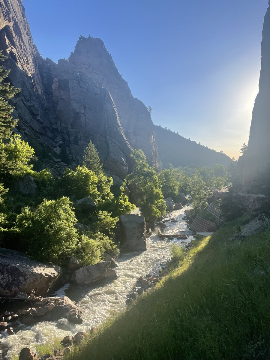 Lofo44's tweet photo. @brooksrunning https://t.co/P4ItZsQt2y