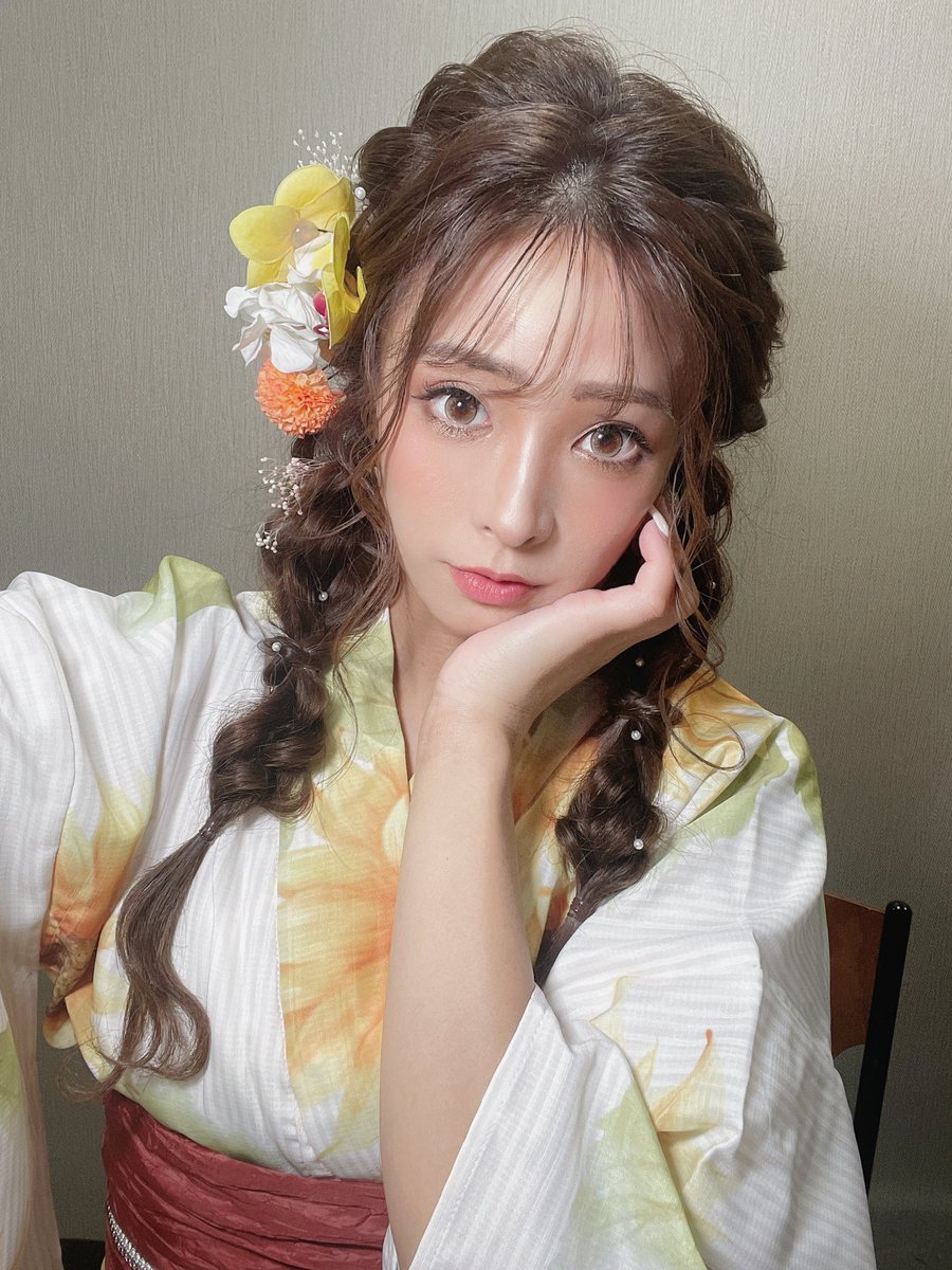 今日もお疲れ様です💓🎤

今とある歌の練習をしてます🥹
実りますように🌙✨