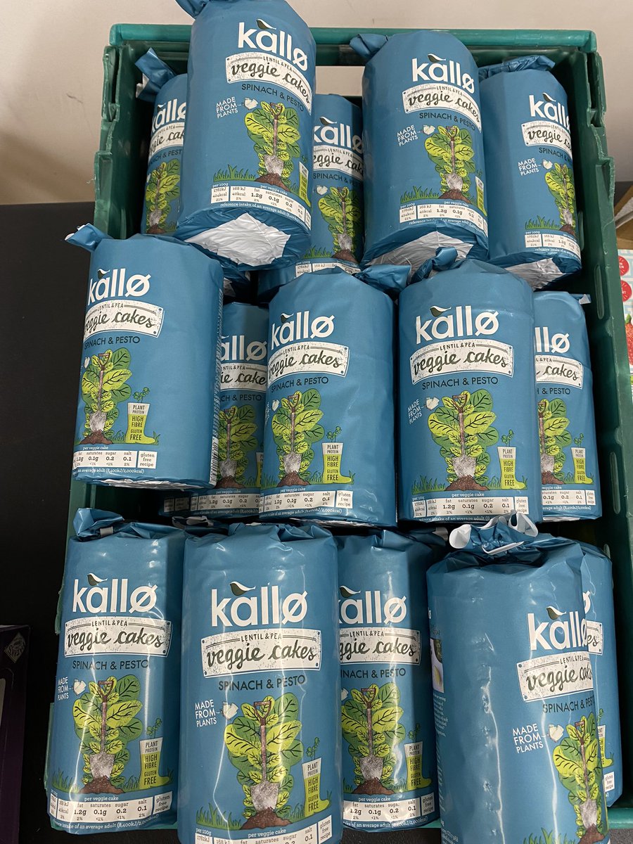 StudentPantryUG's tweet image. We are open today at 1pm with a huge selection of food 🥗 so make sure to pop by and bring a reusable shopping bag🌱

#SDGsIRL #Sustainability #zerowaste #foodwaste #greencampus 
@uniofgalway @FoodCloud @adam_mullins9 @UniOfGalwaySU @GaillimhSustain