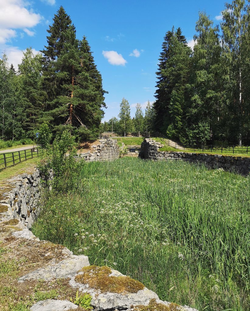 Loving the old canal in Varkaus 🌱💚