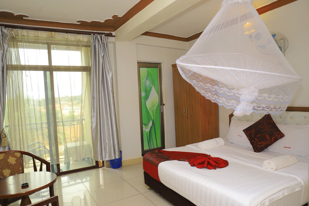 ResortMacsedo's tweet photo. Enjoy a night  in our spacious rooms https://t.co/OSjvU3Wa4w