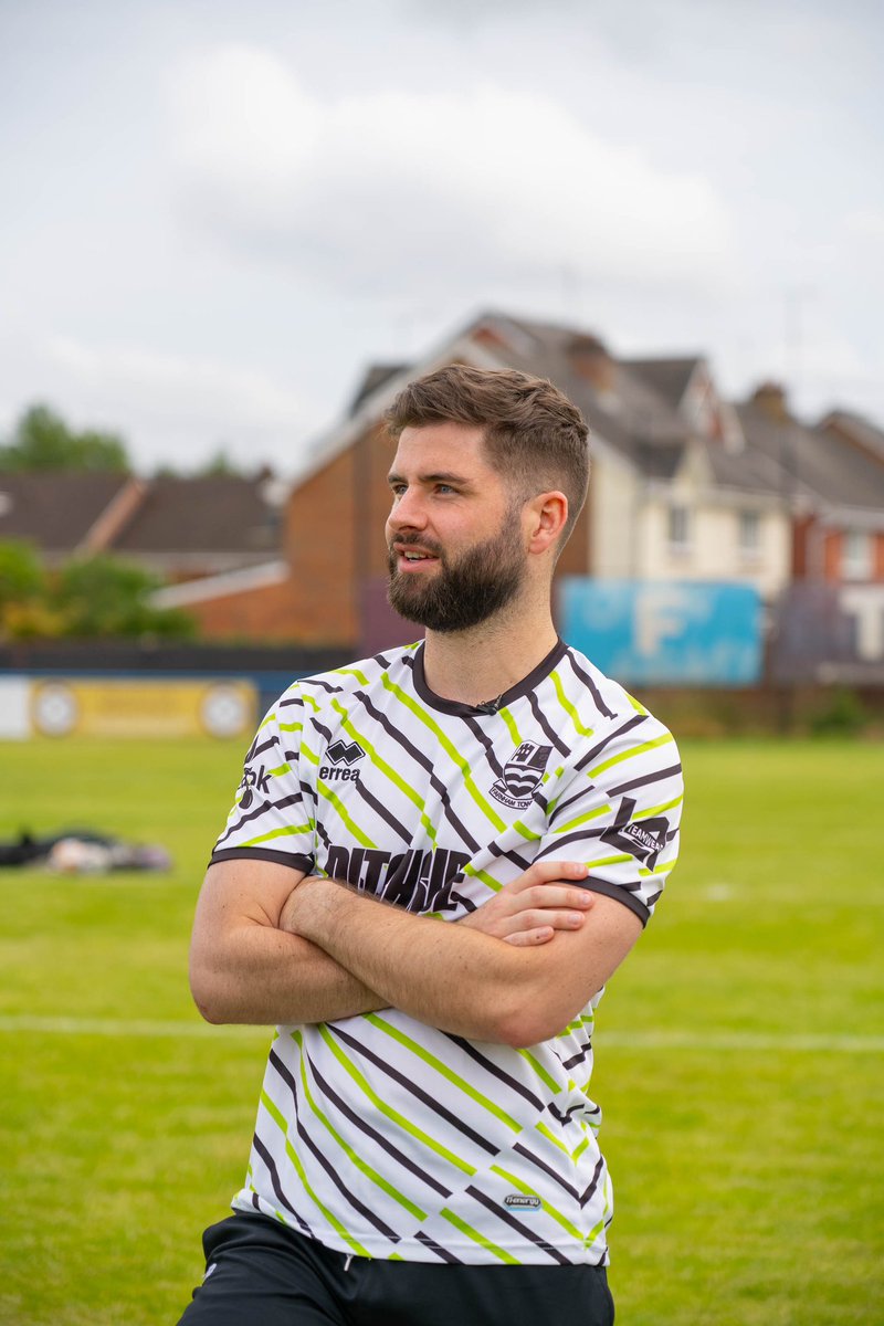 Pitch Side 🤝 @FarnhamTownFC Proud to announce we are the new sponsor of the 23/24 Farnham Town F.C. Away shirt. Link to buy below!👇