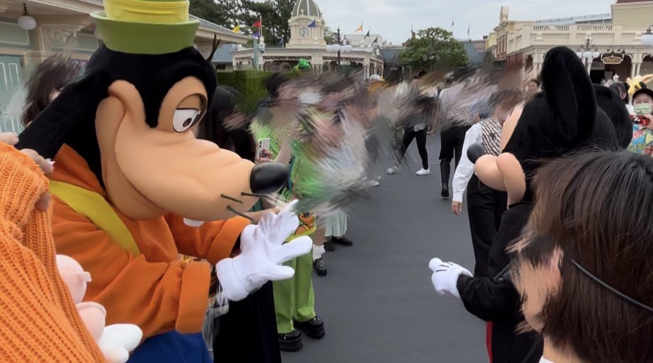 _min_std's tweet photo. ミキミニのお見送りに参加するミキオタ?!さんがいました☺️🩷🤣🩷‼️

#tdr_now https://t.co/8S0FOmmhPH