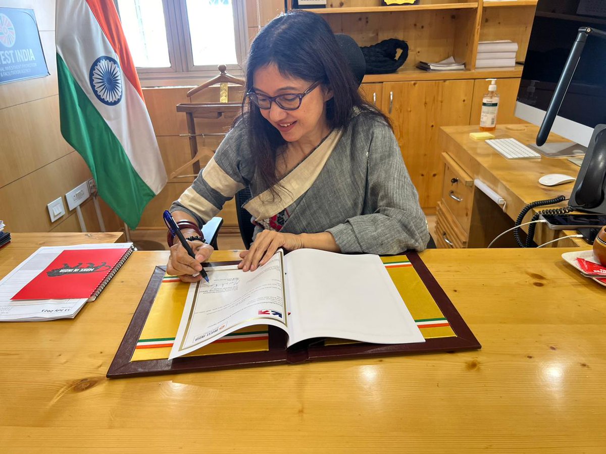 investindia's tweet image. On the occasion of Hon&apos;ble PM @narendramodi’s visit to France as the Guest of Honour for #BastilleDay, @investindia renewed its collaboration with @businessfrance on July 13 with the signing of an MoU to strengthen bilateral cooperation between the two agencies.

#ModiInParis