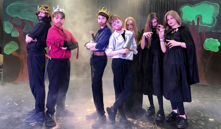 CorbridgeMiddle's tweet photo. Congratulations to the cast of Shakespeare's 'Macbeth' who performed both at Northern Stage and in school as part of the RSC Associate Schools programme! We couldn't be prouder of your dedication to rehearsals, enthusiasm and resilience throughout the process! Bravo! #CMSarts π https://t.co/u42GIoTSK4