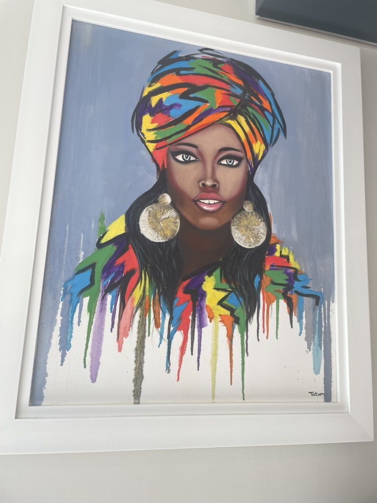mbele_lnb's tweet photo. A morning surrounded by beautiful people & pretty things. Sharing smiles & hugs with the First Lady of Rugby broadcasting ๐๐บ@MotshidisiM and the African woman bossing the international comedy stage ๐ญ๐ @celestentuli plus the artworks in the foyer at my dentist ๐ฆท #ThincClinic https://t.co/3QooxR6DWa