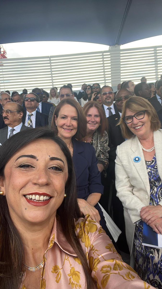 The after défilé #14juillet2023 ! Diplomatie féministe: fière de faire partie d’une quarantaine de femmes ambassadrices accréditées en France ! 
#diplomatieféministe #leadership