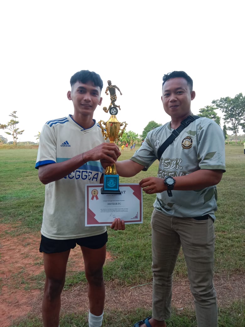Alanrah98081457's tweet image. Alhamdulillah PSBK KEDONGDONG juara 3 Semoga Makin Semangat lagi mengejar Yang Lebih baik lagi Untuk Kedepanya ⚽👍🙂🤝
#PSBK 
@SahabatCirebon