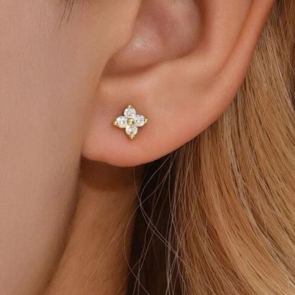 So good I had to share! Check out all the items I'm loving on <a href="/Poshmarkapp/">Poshmark</a> #poshmark #fashion #style #shopmycloset #forever21 #anthropologie: posh.mk/WCQkr5ttqBb