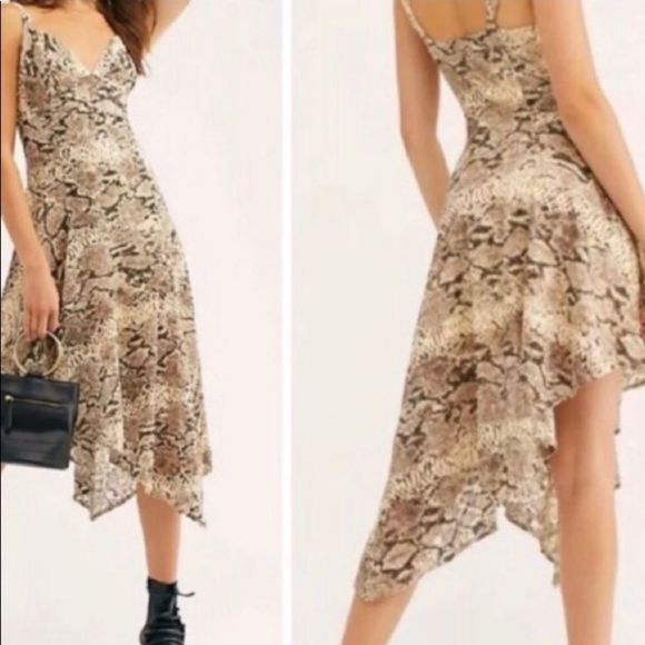 Beaver_beave's tweet photo. So good I had to share! Check out all the items I'm loving on @Poshmarkapp #poshmark #fashion #style #shopmycloset #juicycouture #freepeople: https://t.co/k6yCgRived https://t.co/QonmRts90y