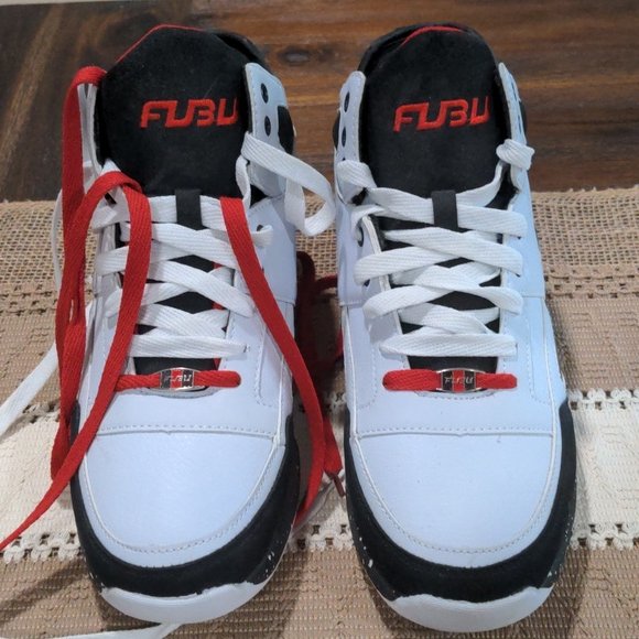 Bearlystylin's tweet photo. So good I had to share! Check out all the items I'm loving on @Poshmarkapp #poshmark #fashion #style #shopmycloset #fubu #forever21: https://t.co/dMJE0vTsA4 https://t.co/BVmpqDQwjf