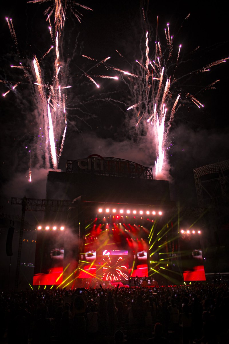 CitiField's tweet photo. Congrats to @burnaboy for being the first African artist to sell out a U.S. Stadium!👏🎪 https://t.co/RNKSe9LXsE