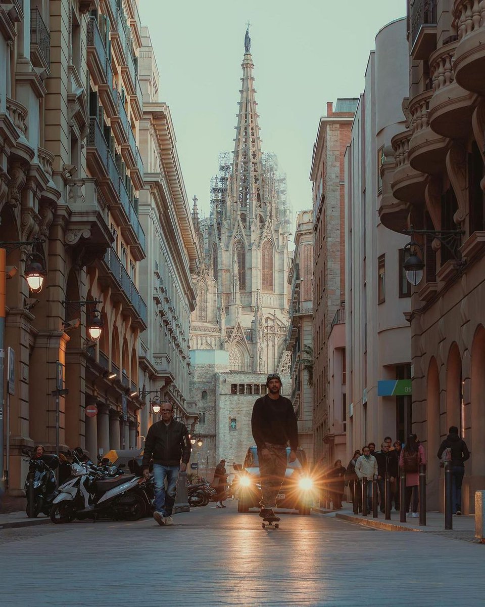 SpeakeasyBCN's tweet image. The magic of the Gothic Quarter ✨ Which is your favorite barrio in Barcelona? Tell us below 👇 

📸 @barcelonacity.photos via @visitbarcelona (IG)

#GothicQuarter #Barcelona #BarcelonaMola