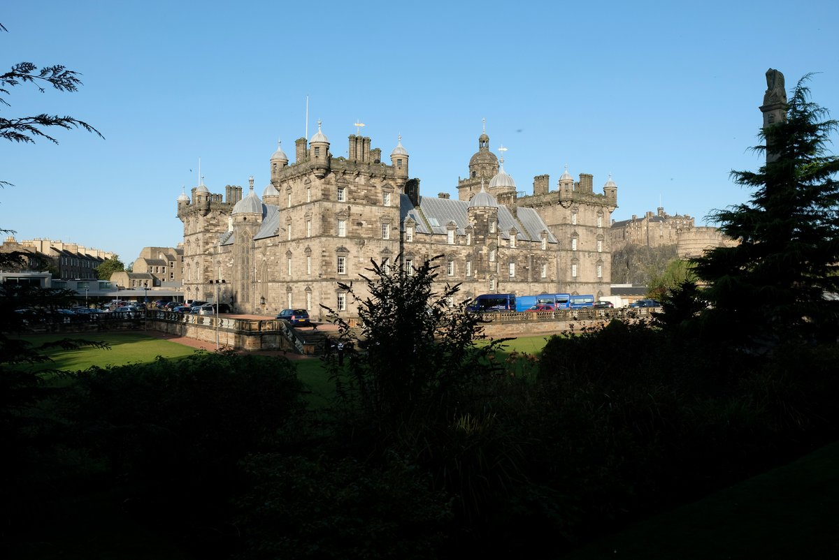 George_Heriots's tweet image. Join the Heriot&apos;s community with new career opportunities:

🏃‍♂️  Sports Centre Assistant
💼 School Staff Instructor
👩‍🍳 Food Service Assistant

You can find more details here: ow.ly/4Sxi50OE397

#weareheriots