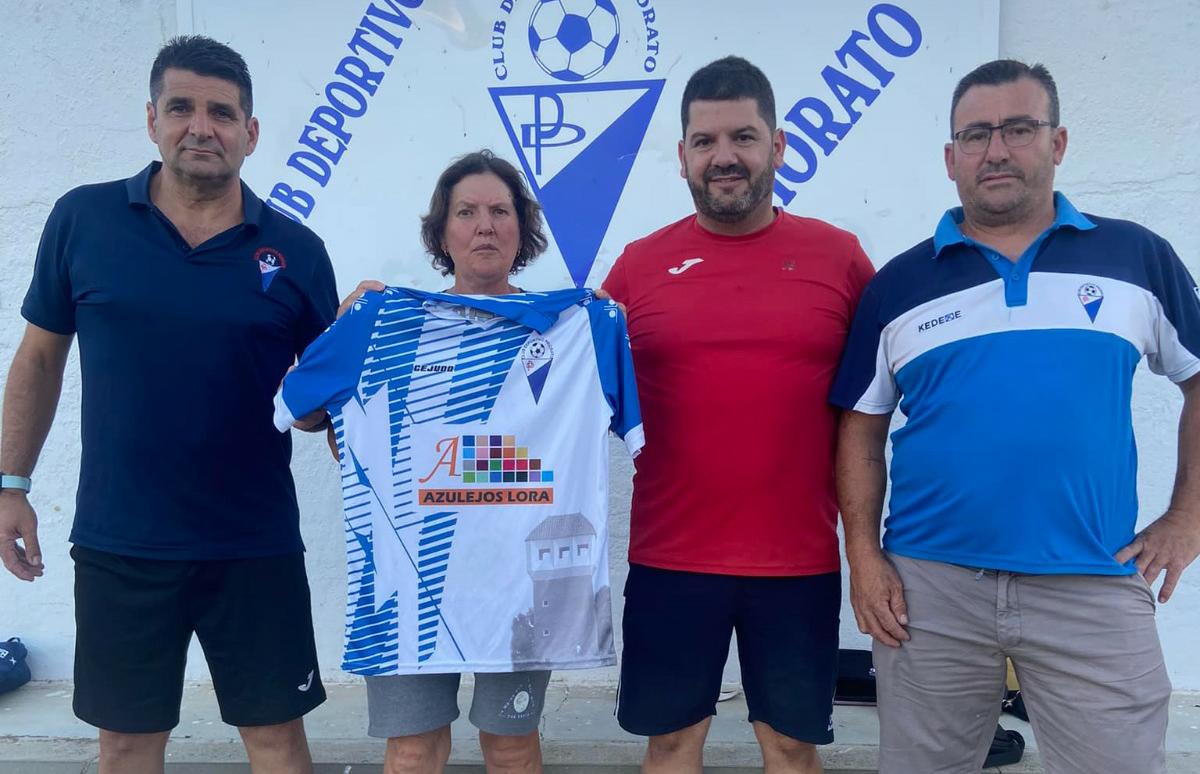 FÚTBOL: Diego Ollero y José Sánchez, presentados oficialmente como cuerpo técnico del equipo juvenil del C.D. Priorato

lorainformacion.com/futbol-diego-o…