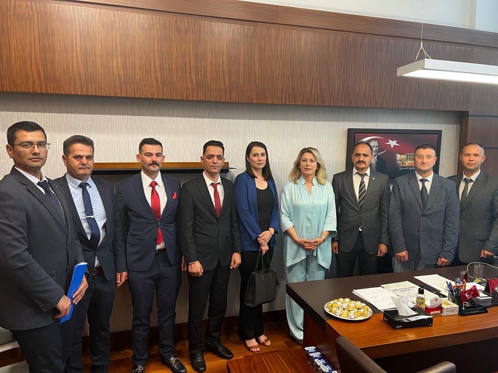 AsuKaya80TBMM's tweet photo. Atanamayan Uzman Çavuşlar Derneği Heyeti ve Cerit Türkmenleri Derneği Heyetini TBMM' de ağırladım. Nazik ziyaretleri için iki heyetimize de teşekkür ederim. https://t.co/fZoVPKmcXV