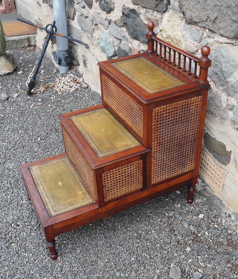 antiques_atlas's tweet photo. For sale on Antiques Atlas is this Fine Georgian Mahogany Library Steps https://t.co/NbWFmr3OcS #antiques From Carse Antiques & Restorations Perthshire
Scotland #antiquefurniture #antiquelibrarysteps #librarysteps https://t.co/H5OR6hkGqL