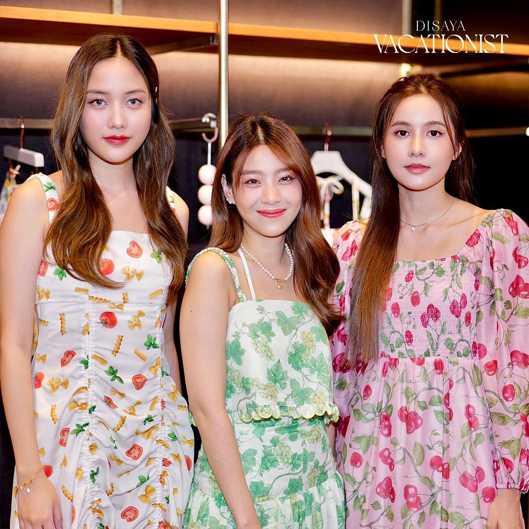 knnppmb_'s tweet photo. เฟรมพระราชทาน
#NamneungMilinD
#KaewNatruja
#srchafreen
cr. IG disaya.vacationist https://t.co/9VWC0mNfgg