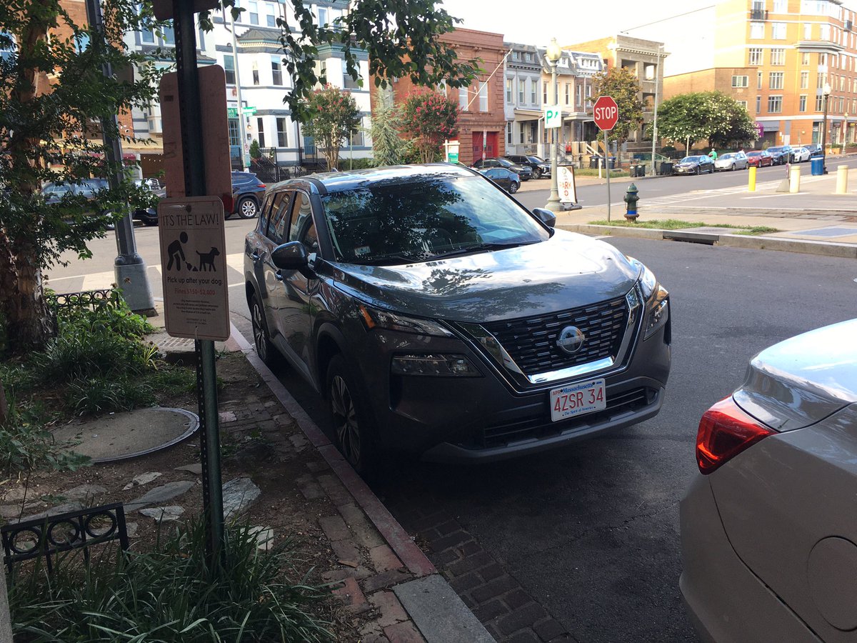 @DCDPW @311DCgov Parking enforcement please.  Illegal parking blocking clear access to intersection.  Grey Nissan SUV MA 4ZSR34 (1300 block of Park Road NW at intersection of Holmead Place NW). #DPWorks4DC …
