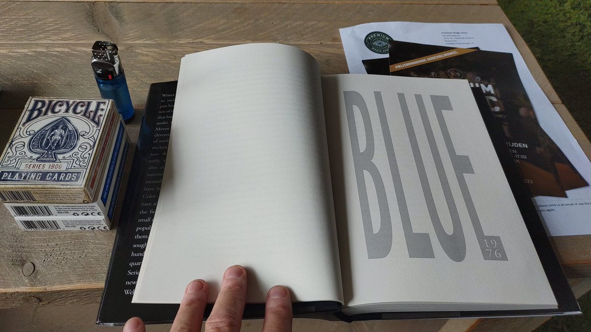 "Just add Blue". Was dat niet ooit een slogan van een benzinepomp? Wij hebben het even voor u getest. Ad en Bugblue vormen een goeie combinatie zonder chaos. 
Terwijl de rest van de nerds vakantie vieren maakten zij aflevering 155. youtube.com/live/GQiXj9omb…