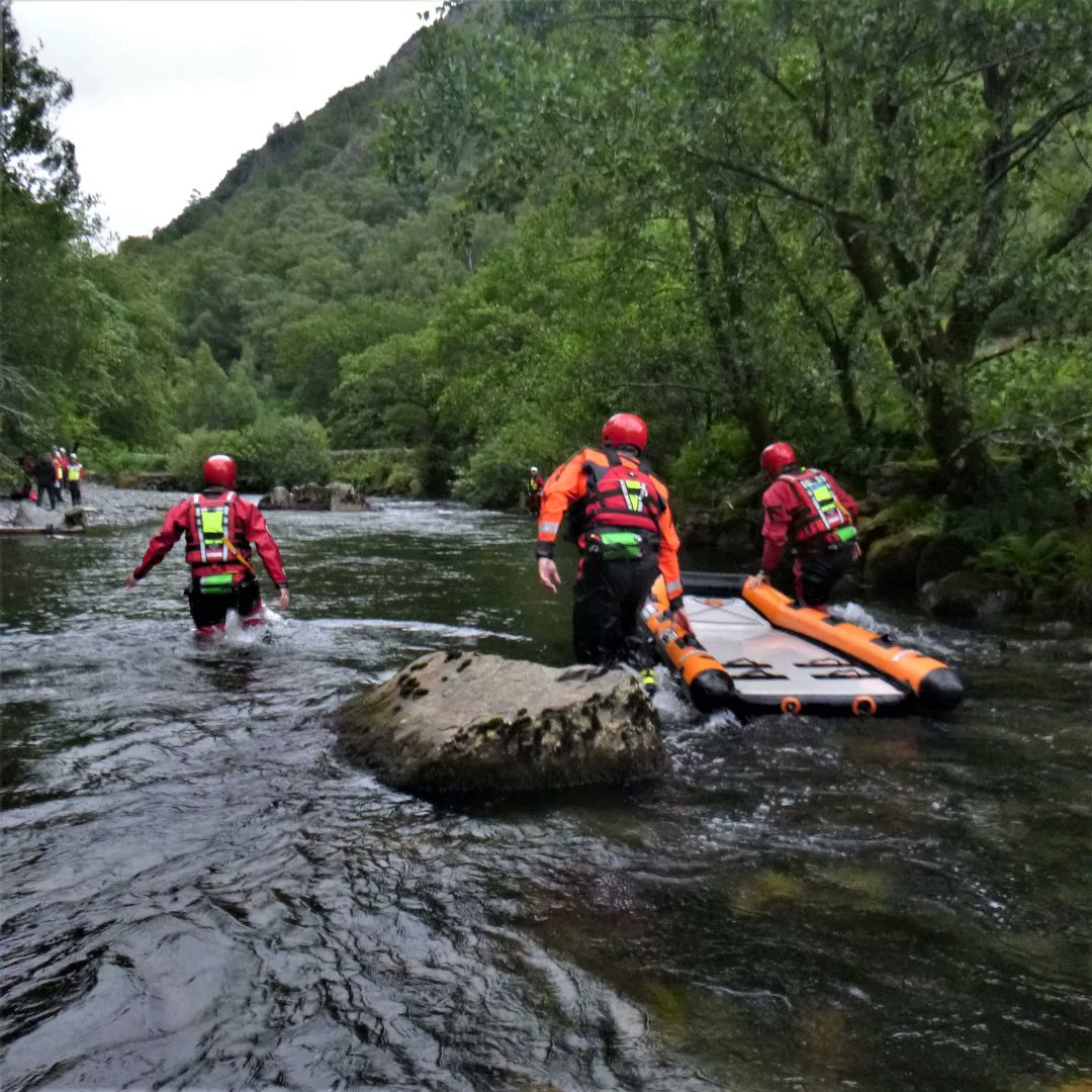 Aberglaslyn Mountain Rescue Team (@aberglaslynmrt) on Twitter photo Dลตr.๐๐๐ญ๐๐ซ.
Hyfforddiant wythnos yma.
๐๐ซ๐๐ข๐ง๐ข๐ง๐ ๐ญ๐ก๐ข๐ฌ ๐ฐ๐๐๐ค.
Lawr wrth yr afon am ymarfer gyda person wedi anafu eu coes.
๐๐จ๐ฐ๐ง ๐๐ฒ ๐ญ๐ก๐ ๐ซ๐ข๐ฏ๐๐ซ ๐๐จ๐ซ ๐ ๐ฌ๐๐๐ง๐๐ซ๐ข๐จ ๐ฐ๐ข๐ญ๐ก ๐ ๐ฉ๐๐ซ๐ฌ๐จ๐ง ๐ฐ๐ข๐ญ๐ก ๐๐ง ๐ข๐ง๐ฃ๐ฎ๐ซ๐๐ ๐ฅ๐๐ . Dลตr.๐๐๐ญ๐๐ซ.
Hyfforddiant wythnos yma.
๐๐ซ๐๐ข๐ง๐ข๐ง๐ ๐ญ๐ก๐ข๐ฌ ๐ฐ๐๐๐ค.
Lawr wrth yr afon am ymarfer gyda person wedi anafu eu coes.
๐๐จ๐ฐ๐ง ๐๐ฒ ๐ญ๐ก๐ ๐ซ๐ข๐ฏ๐๐ซ ๐๐จ๐ซ ๐ ๐ฌ๐๐๐ง๐๐ซ๐ข๐จ ๐ฐ๐ข๐ญ๐ก ๐ ๐ฉ๐๐ซ๐ฌ๐จ๐ง ๐ฐ๐ข๐ญ๐ก ๐๐ง ๐ข๐ง๐ฃ๐ฎ๐ซ๐๐ ๐ฅ๐๐ .