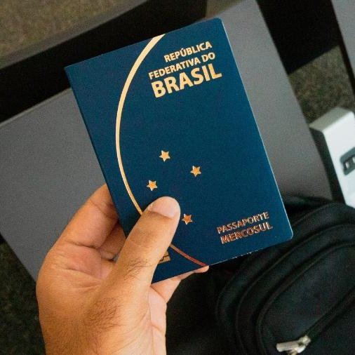 UOLNoticias's tweet photo. Programa Voa Brasil terá até 1,5 milhão de passagens a R$ 200 por mês, diz ministro Márcio França

➡️ Inicialmente, o programa será liberado apenas para aposentados e pensionistas que não voaram nos últimos 12 meses. Cada pessoa vai poder comprar 4 trechos por vez https://t.co/S1fZ2N1L2J