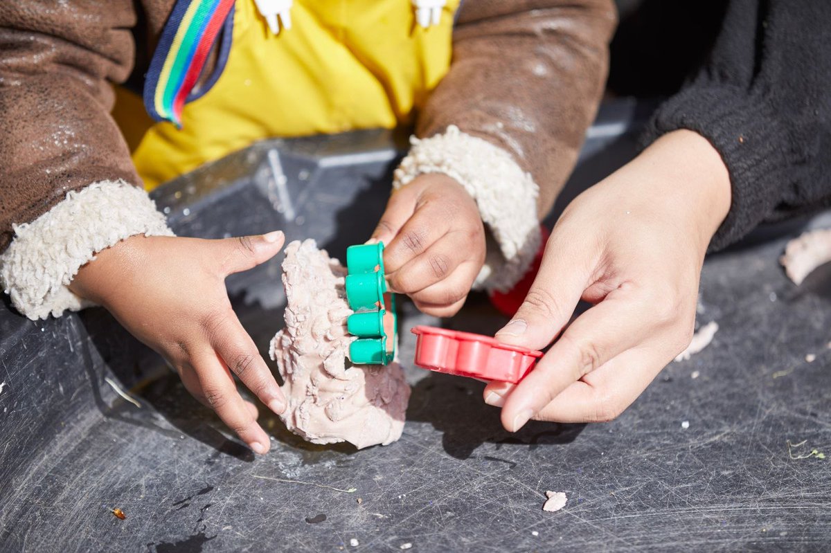Education academics are part of new research to shape a new #FamilyHub for the north of the county, such as #Wellingborough.

They've created a short survey for #families who live in the area to complete.

See the news story for more - bit.ly/3Dd2iot