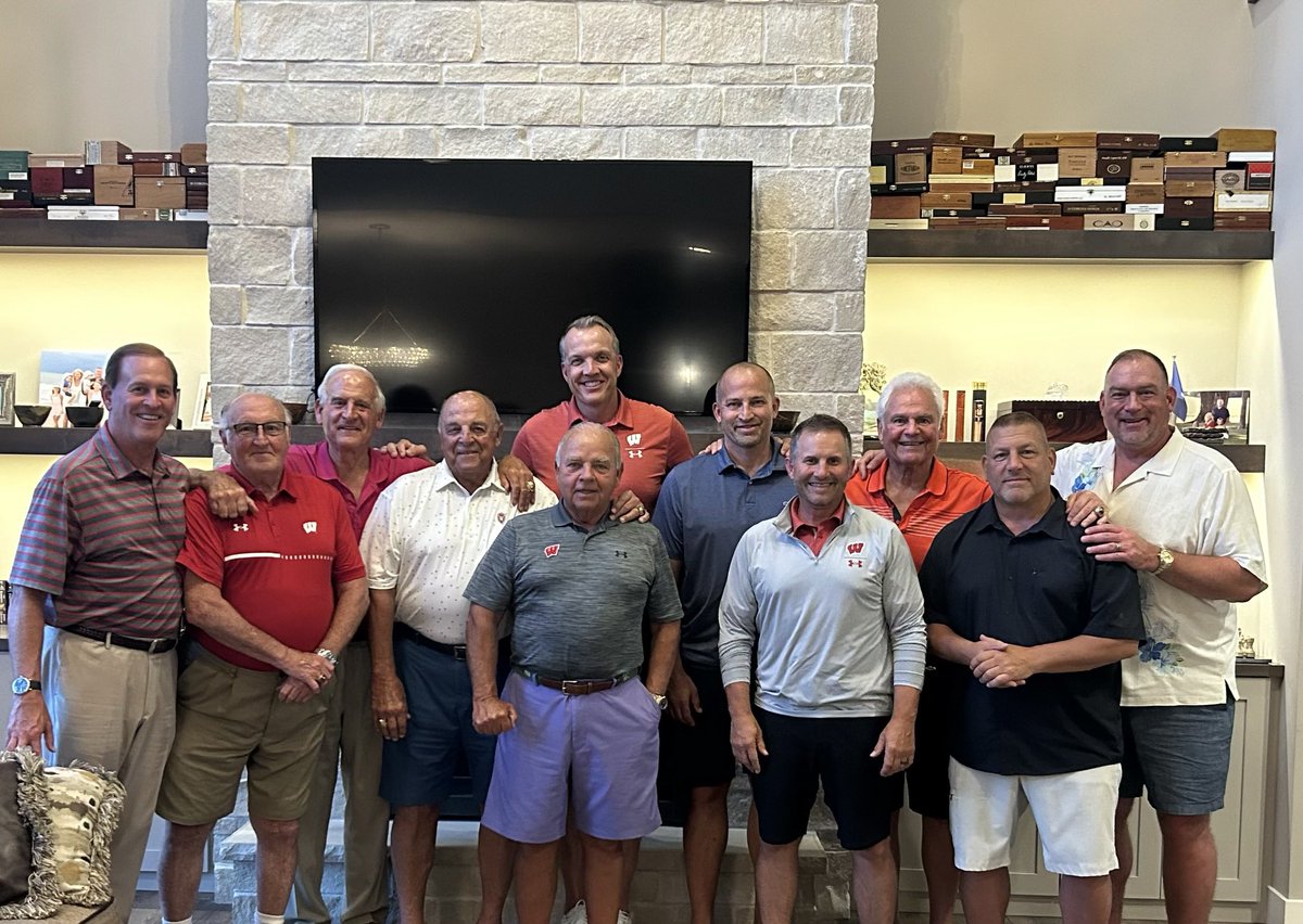 CoachPhilLongo's tweet photo. 🟥⬜️  Absolute pleasure having so many great people over for dinner at the house. Extremely thankful for all of the support they provide Coach Fickel, our staff, and the University of Wisconsin Football Program!!! #GreatCompany #PastNPresent #BadgerNation #SeafoodCacciucco #LFEra https://t.co/kxp8z5r3dL