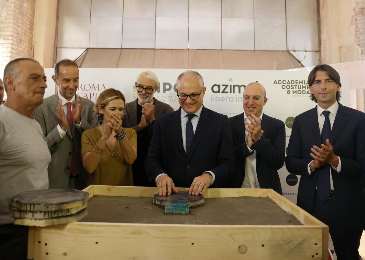gualtierieurope's tweet photo. Una giornata bellissima per l'#Esquilino e per tutta #Roma: avviato il cantiere degli ex Magazzini allo Statuto #MAS, un pezzo di storia per tutti noi romani. 
Presto diventerà la sede dell'@AccaCostumeModa, riqualificando e rigenerando tutto il quadrante▶️https://t.co/X0WXDRV0kR https://t.co/HIK7t9YT0Z