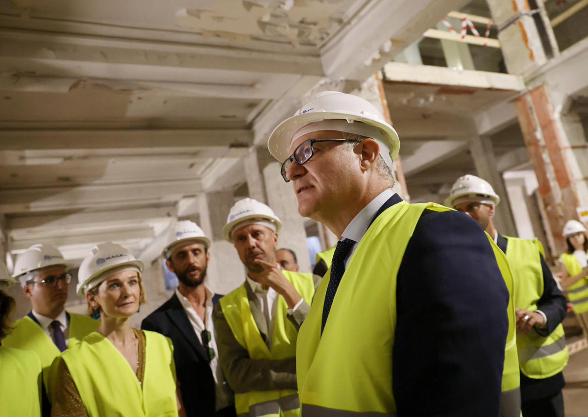 gualtierieurope's tweet photo. Una giornata bellissima per l'#Esquilino e per tutta #Roma: avviato il cantiere degli ex Magazzini allo Statuto #MAS, un pezzo di storia per tutti noi romani. 
Presto diventerà la sede dell'@AccaCostumeModa, riqualificando e rigenerando tutto il quadrante▶️https://t.co/X0WXDRV0kR https://t.co/HIK7t9YT0Z