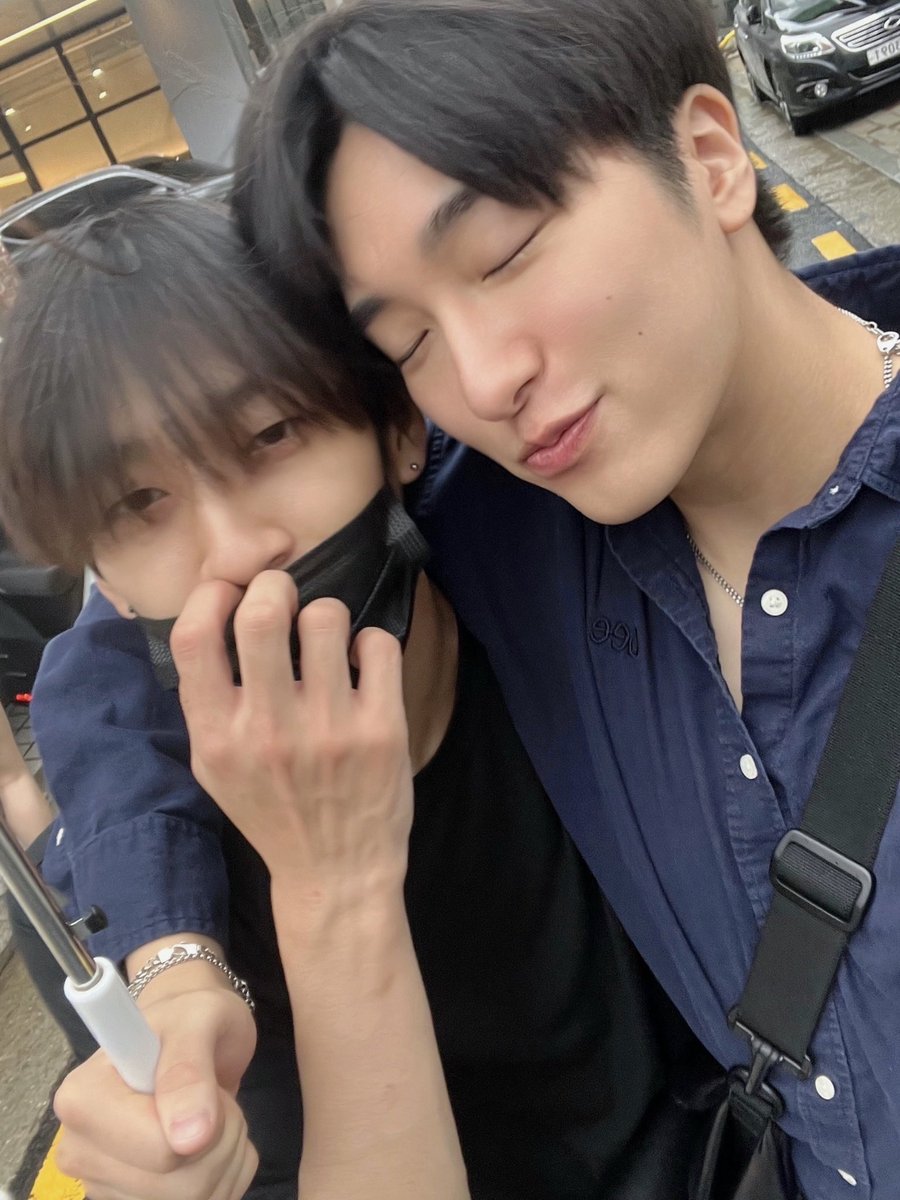 OmegaX_members's tweet photo. [#OX]

오늘 하루일과😃😭

#OMEGA_X #오메가엑스
#세빈 #SEBIN https://t.co/Rm0VIu66u6