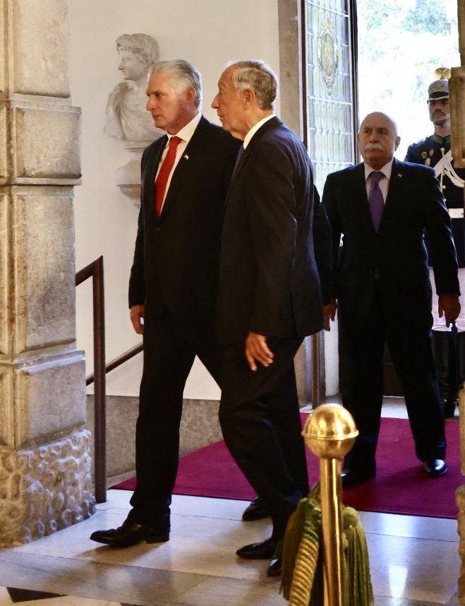 PresidenciaCuba's tweet photo. 📸| En la sala de Bicos, recinto emblemático del Palacio, ocurrió el recibimiento oficial. https://t.co/fZA2Vr2Z4K