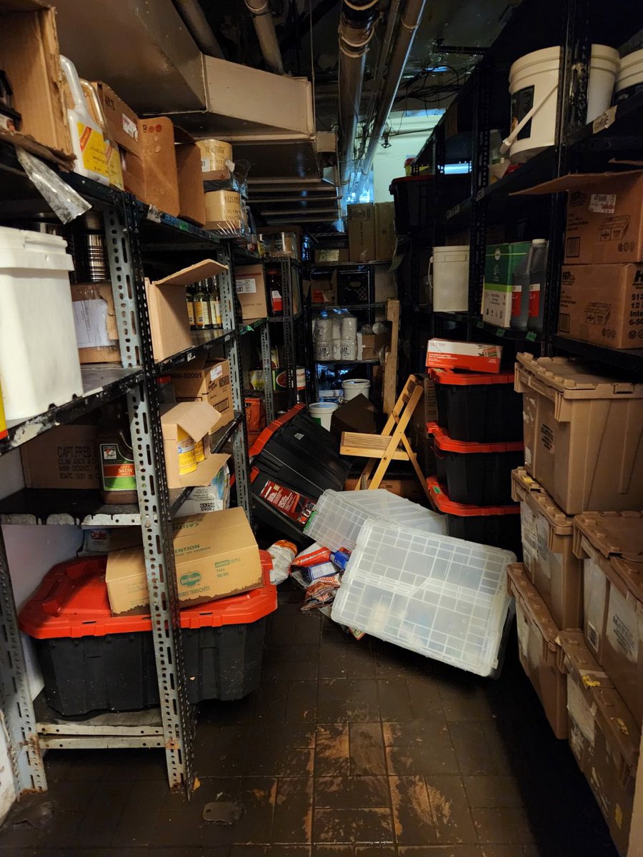 Urgent!  Resilience Montreal was DEVASTATED by the storm!  We need volunteers, food donations, clothing,cleaning supplies, and much more🙏🙏 Please share widely <a href="/ResilienceMTL/">Resilience Montreal</a> 
Contact resilience.montreal@gmail.com
Or just head over!!