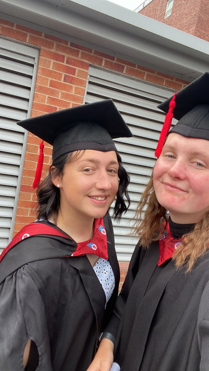 Kayleighv2002's tweet photo. We did it!! Graduated with first class honours https://t.co/6PvxBlpDCc