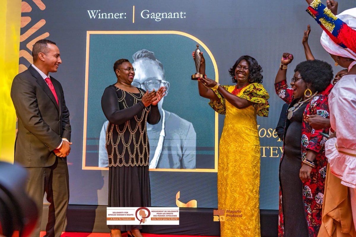 Huge congratulations to Josephine Chandiru @ALC_KCL 2013/14 Alumna & Director @stewardwomen for receiving the prestigious #NormativeChangeAward! Her relentless commitment to advocating for women's rights & driving positive change in #SouthSudan is truly remarkable. Well done!