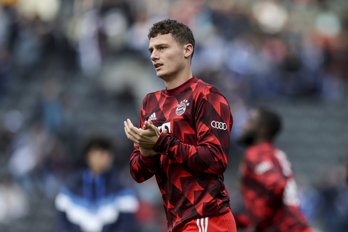 FabrizioRomano's tweet photo. EXCLUSIVE: Manchester City have now Benjamin Pavard on top of their list as new right back. 🚨🔵 #MCFC

Pavard is Man City’s priority in case Kyle Walker will join Bayern, deal advanced on player side but not completed yet.

Bayern and City will discuss about Walker and Pavard. https://t.co/Fdkrk5YqpI