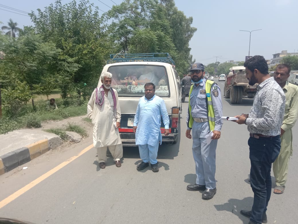 TransportDeptt's tweet image. The Secretary Regional Transport Authority (#RTA) #Gujrat is actively cracking down on the use of illegal gas cylinders in #PublicServiceVehicles. Stringent measures are being implemented to enforce compliance and prioritize #public_safety.
#TransportDepartment
#PunjabPTA