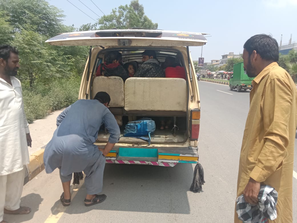 TransportDeptt's tweet image. The Secretary Regional Transport Authority (#RTA) #Gujrat is actively cracking down on the use of illegal gas cylinders in #PublicServiceVehicles. Stringent measures are being implemented to enforce compliance and prioritize #public_safety.
#TransportDepartment
#PunjabPTA