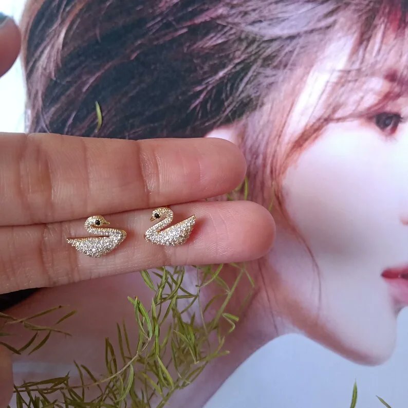 prideofbeauties's tweet image. SHOP NOW etsy.com/listing/150561… dainty diamond studs earrings only @prideofbeauties #jewelry #earrings #trendingjewelry #viralposts #studearrings #animallovers #jewellery #swan #Duck #Diamond #SummerVibes #EtsySeller #shoppingonline #TrendingHot #postoftheday #etsyshop #uk #usa