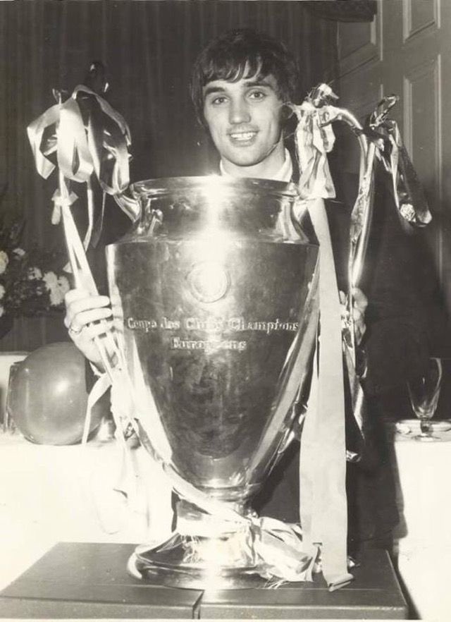 nouveaupharaoon's tweet photo. THREAD : Les declarations les plus emblématiques de George Best  

Le joueur avec les meilleurs punchlines  🗣️ https://t.co/2I74GCavaF